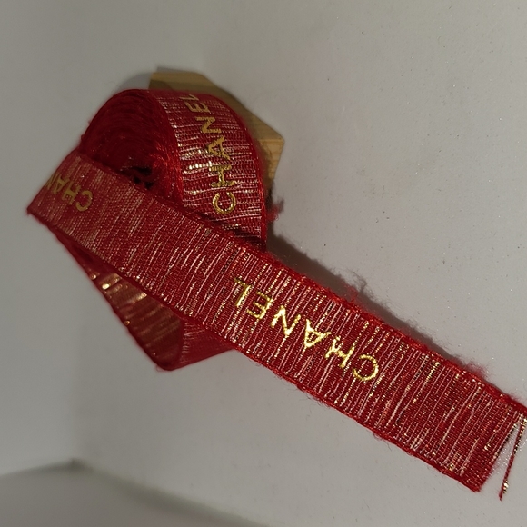 CHANEL Tweed RED AND GOLD RIBBON 6 FEET - Picture 1 of 3